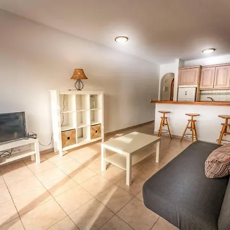 Mango 25 Bahia Del Duque * Адехе